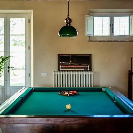 Lavish Retreat With Private Pool Jacuzzi Villa